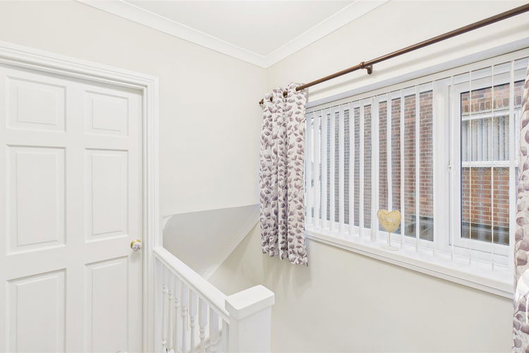 First Floor Landing - Picture 18 of 23