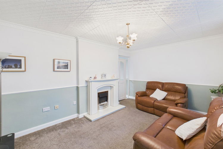 Lounge - Picture 3 of 23