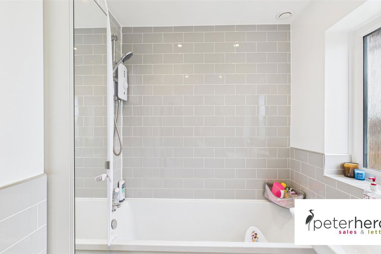 Bathroom - Picture 24 of 27