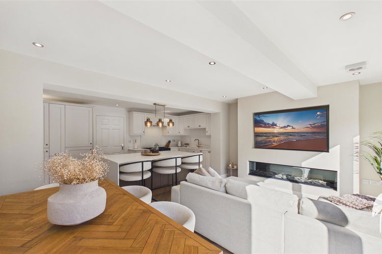 Open Plan Living/Dining & Kitchen Area - Picture 11 of 36