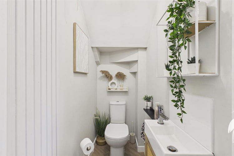 Cloakroom/WC - Picture 14 of 36