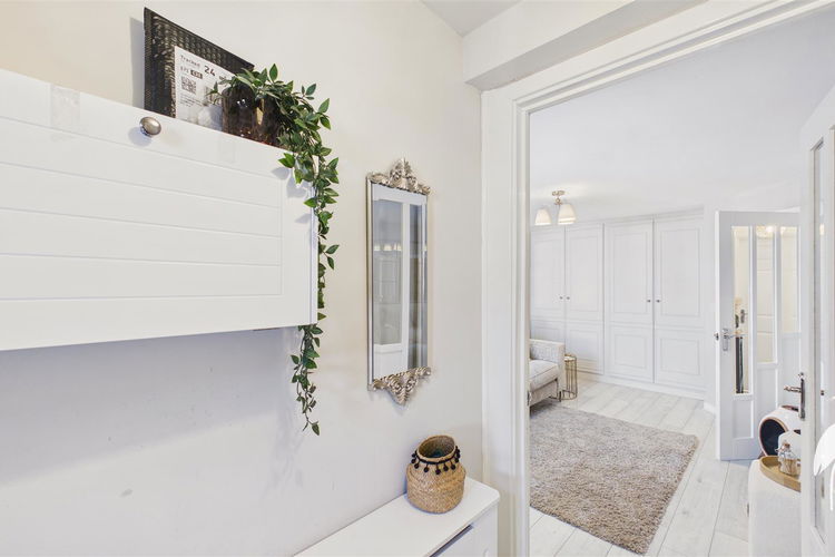 Reception Lobby - Picture 15 of 36