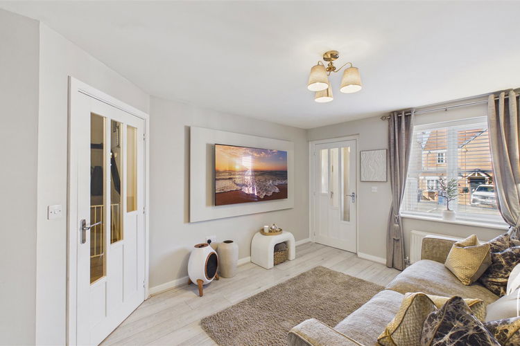 Lounge - Picture 3 of 36