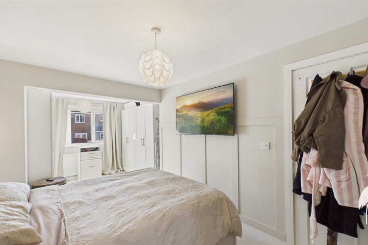 Bedroom 1 - Picture 23 of 36