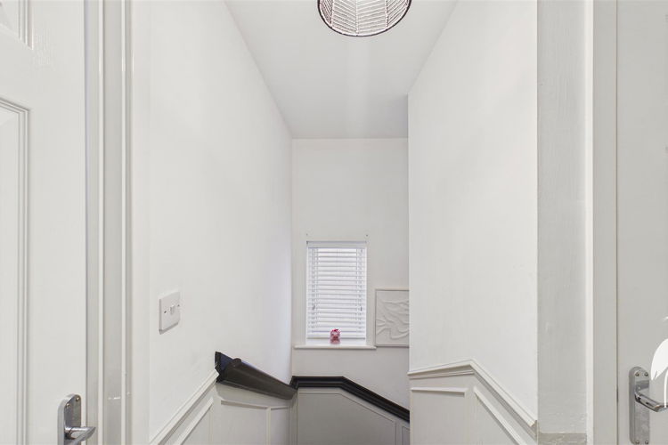 First Floor Landing - Picture 29 of 36