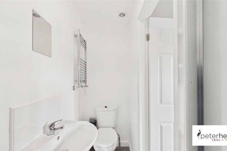 En suite Showerroom - Picture 19 of 22