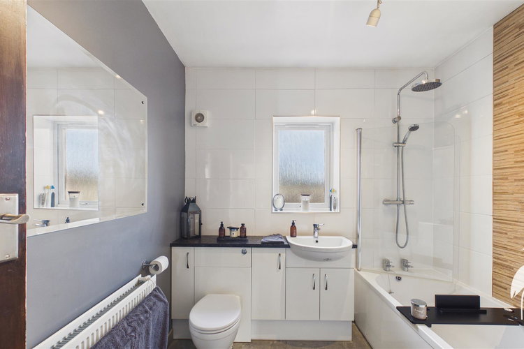 Bathroom - Picture 20 of 25