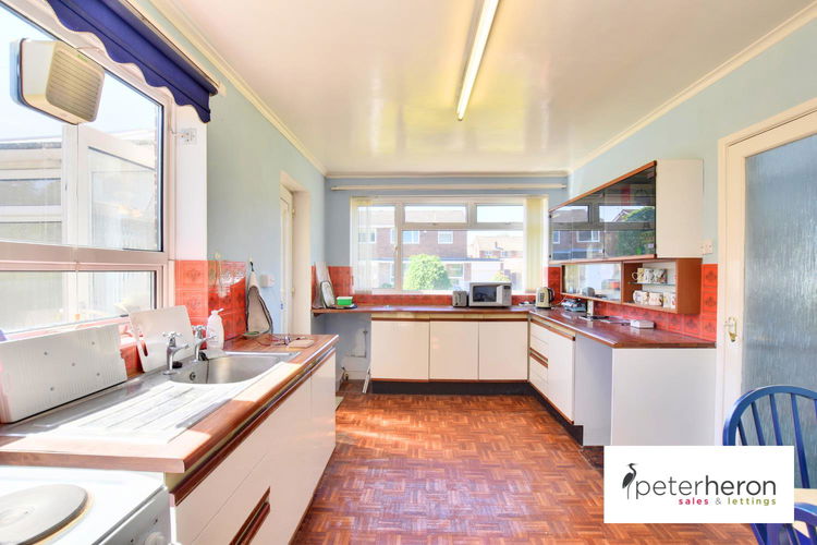 Kitchen - Picture 6 of 25