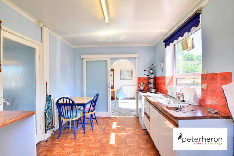 Kitchen - Picture 7 of 25