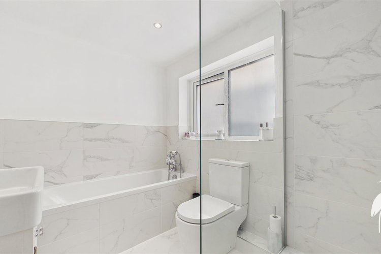 Bathroom - Picture 13 of 23