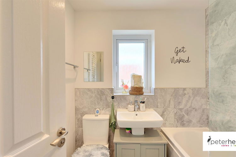 Bathroom - Picture 15 of 22