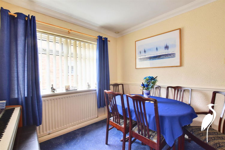Dining Room - Picture 5 of 17
