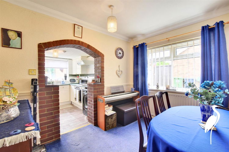 Dining Room - Picture 6 of 17