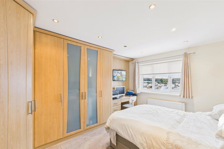 Bedroom 1 - Picture 15 of 21