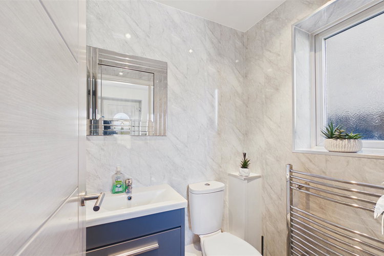 Downstairs WC - Picture 12 of 29