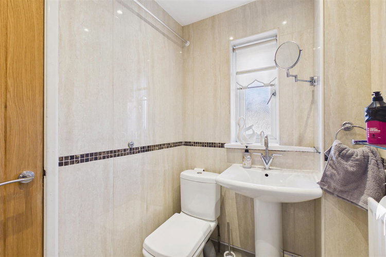 En Suite Wetroom - Picture 16 of 29