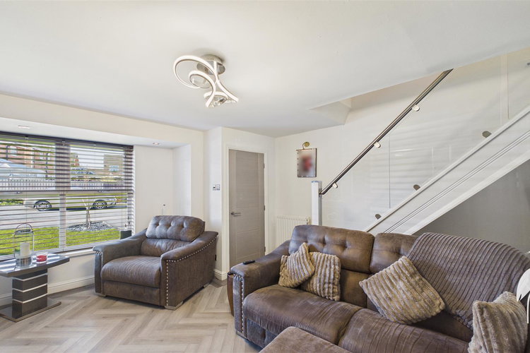 Lounge - Picture 4 of 29