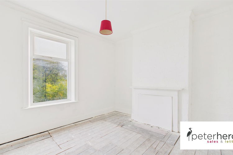 Bedroom 1 - Picture 9 of 11