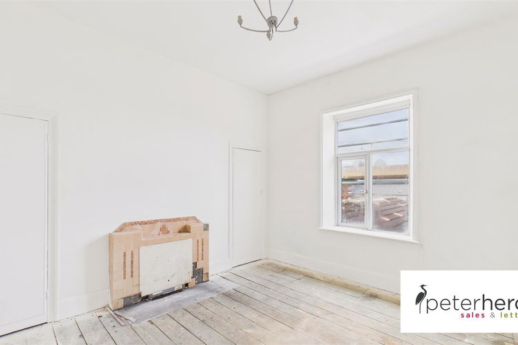 Bedroom 2 - Picture 10 of 11