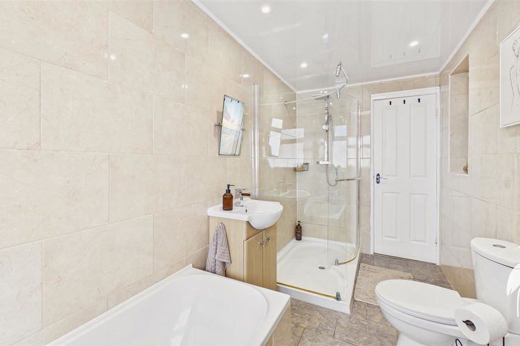 Bathroom - Picture 12 of 21