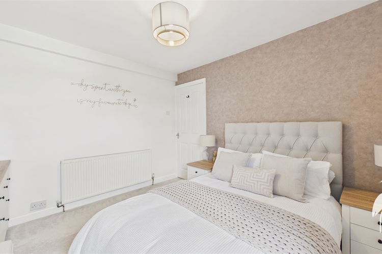 Bedroom 1 - Picture 15 of 21