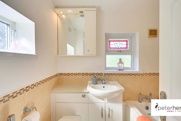 Bathroom - Picture 14 of 18