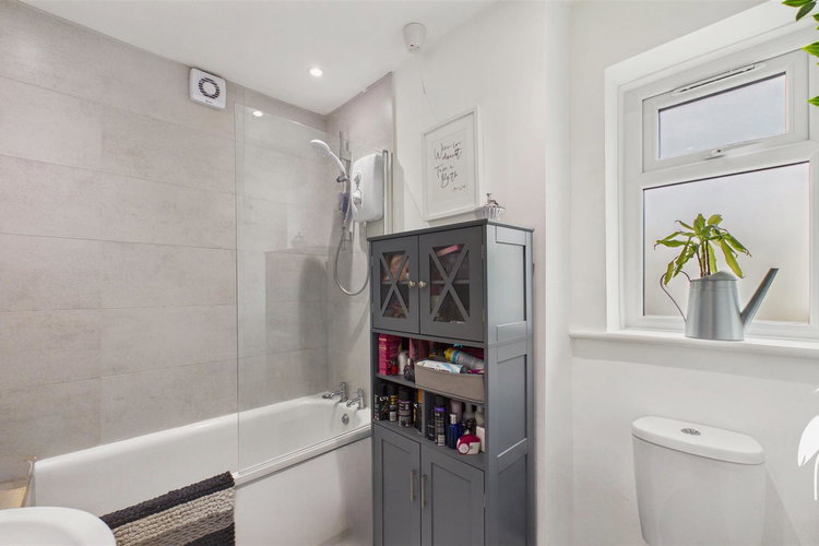 Bathroom - Picture 11 of 21