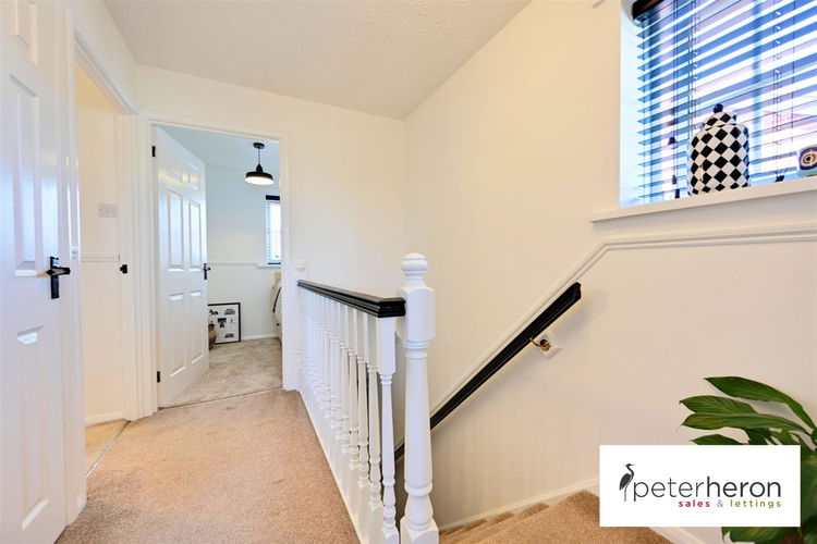 First Floor Landing - Picture 14 of 18