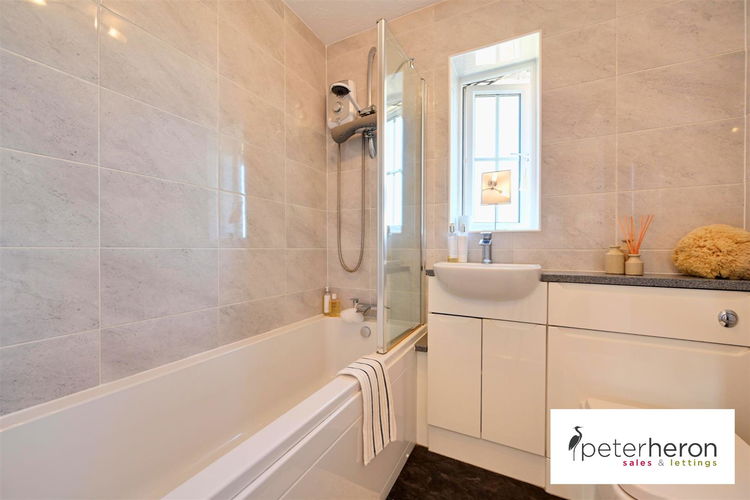 Bathroom - Picture 15 of 18