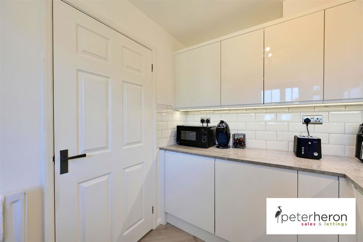 Kitchen - Picture 6 of 18