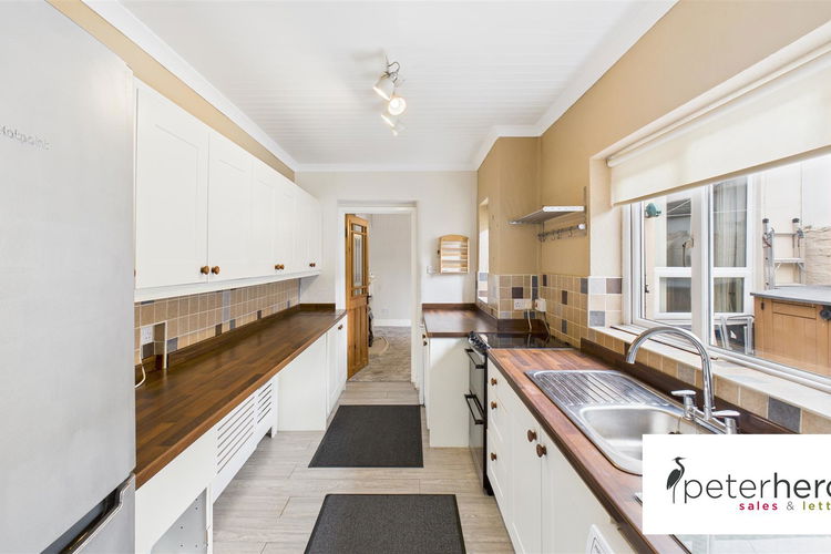 Kitchen - Picture 5 of 12