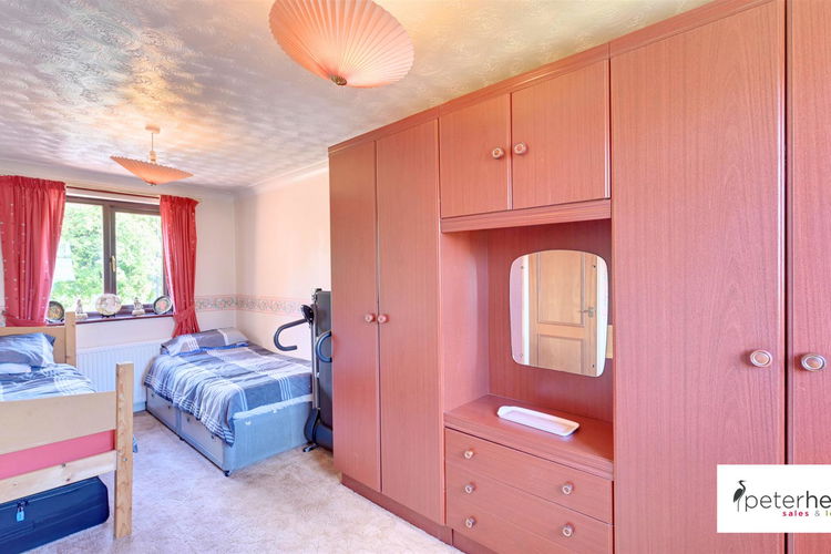 Bedroom 1 - Picture 11 of 18