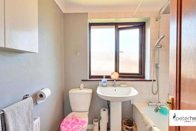 Bathroom - Picture 16 of 18