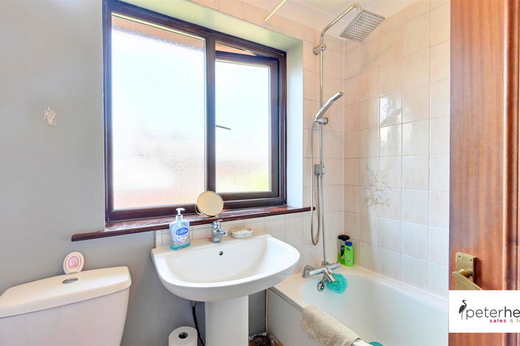 Bathroom - Picture 17 of 18