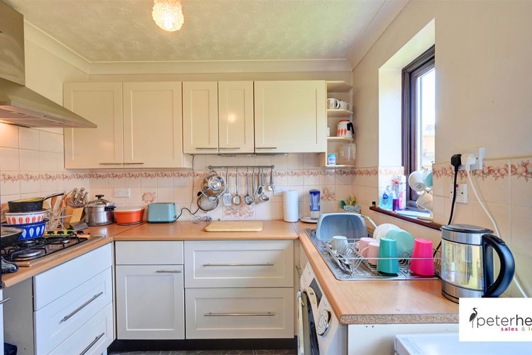 Kitchen - Picture 3 of 18