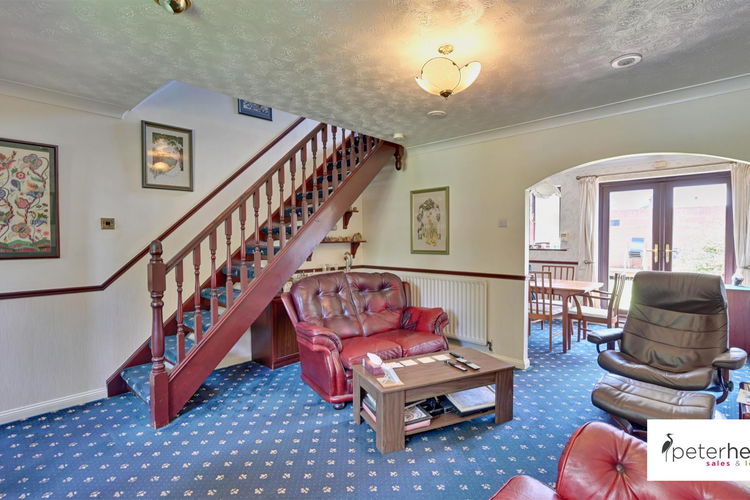 Lounge - Picture 5 of 18