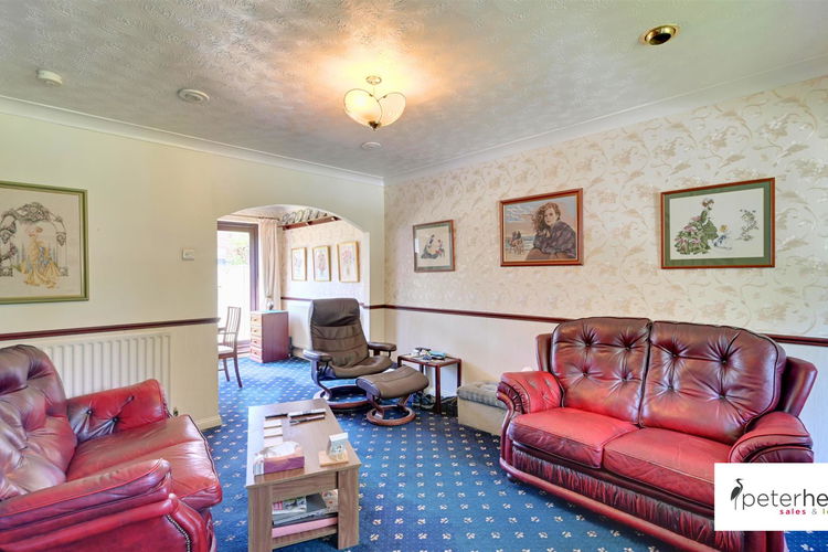 Lounge - Picture 6 of 18