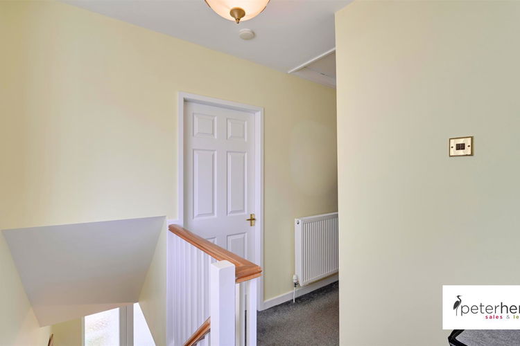 First Floor Landing - Picture 14 of 18