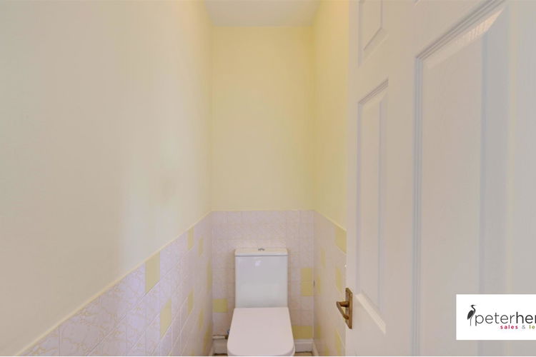 Separate WC - Picture 16 of 18