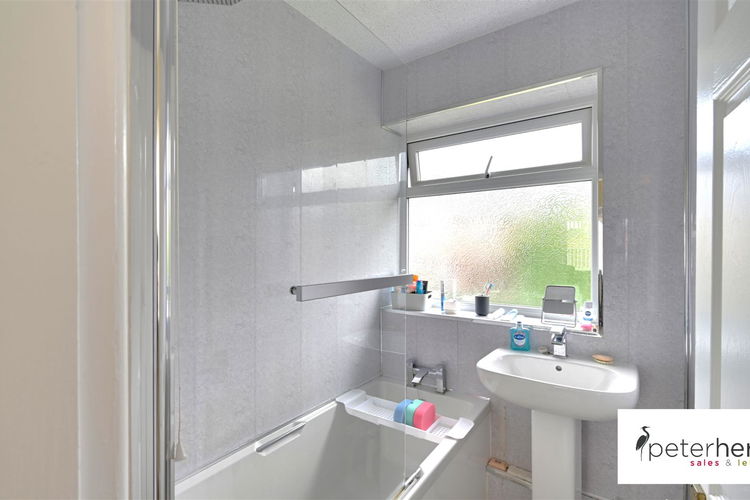 Bathroom - Picture 15 of 18