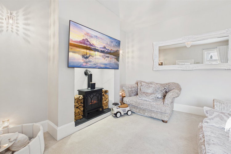 Living Room - Picture 4 of 22