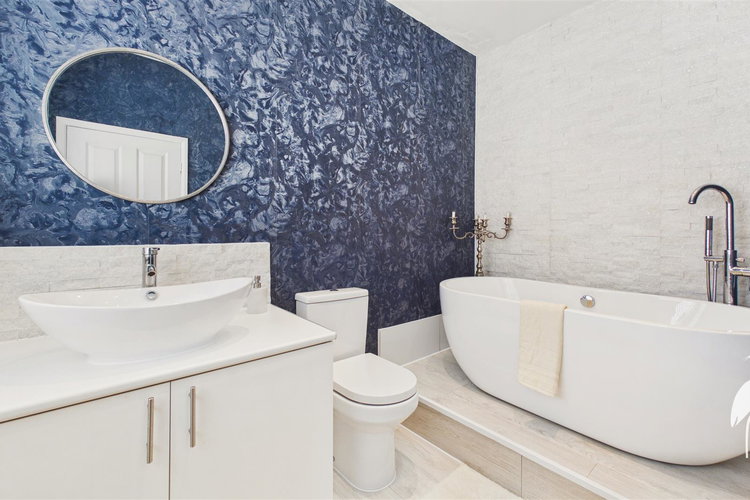 Bathroom - Picture 12 of 22