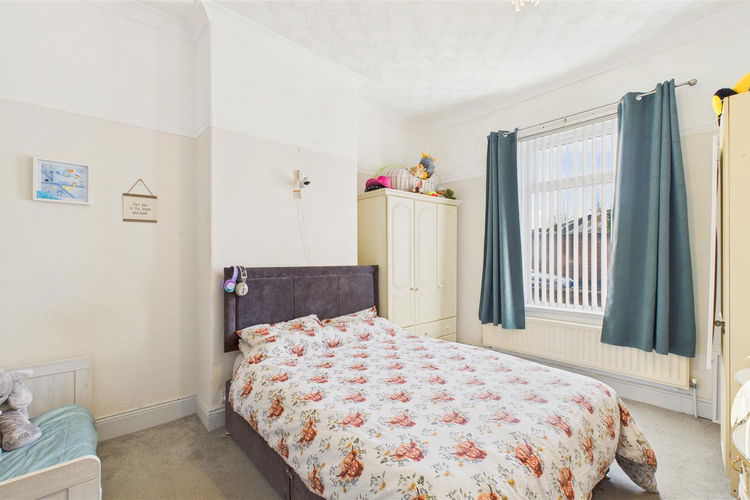 Bedroom - Picture 5 of 8