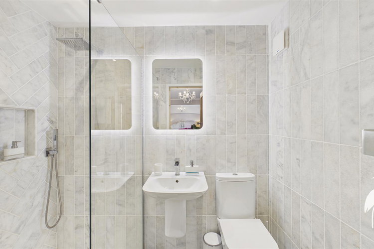 En-Suite Shower Room - Picture 38 of 55