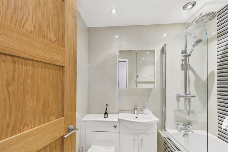 Bathroom - Picture 13 of 19