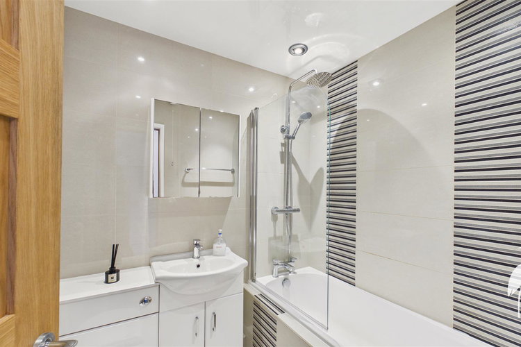 Bathroom - Picture 14 of 19