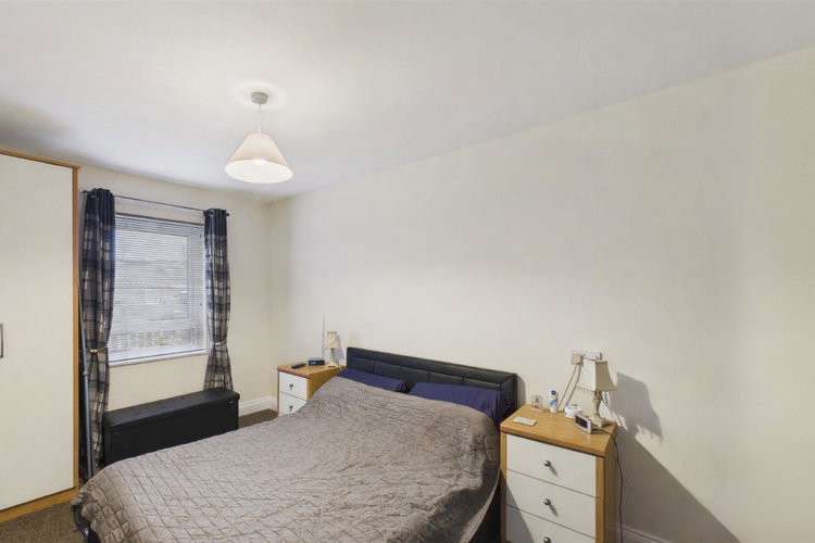 Bedroom 1 - Picture 7 of 17