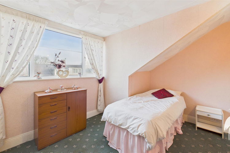 Bedroom 1 - Picture 13 of 20