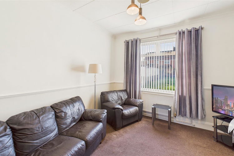 Lounge - Picture 3 of 20