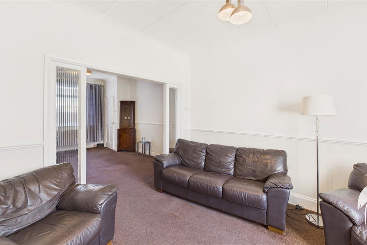 Lounge - Picture 4 of 20